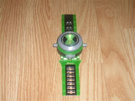 Ben Ten Alien Force Omnitrix Illuminator Wrist Watch Bandai Lights