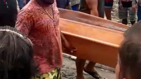 FILHOS SÃO MORTOS DENTRO DA CASA DA MÃE NO MARANHÃO YouTube