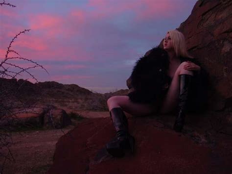 TW Pornstars Goddess Zenova Twitter Tbt Naked Sunset In The Desert