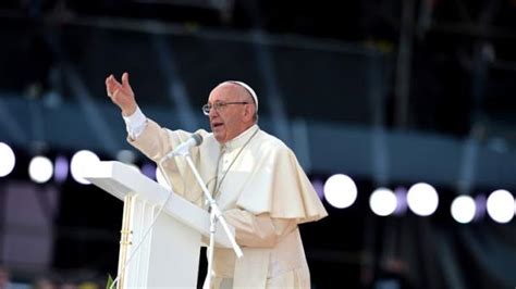 Qué cosas en la vida les hace llorar cuestiona Papa a jóvenes durante