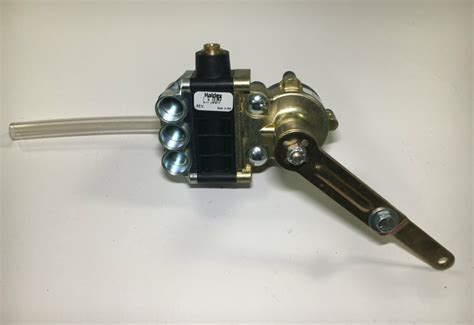 HEIGHT CONTROL VALVE 90555100 HALDEX TYPE AVAILABILITY NORMALLY