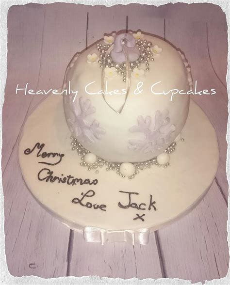 Christmas Bauble Cake - Cake by Sue Gulwell Heavenly - CakesDecor