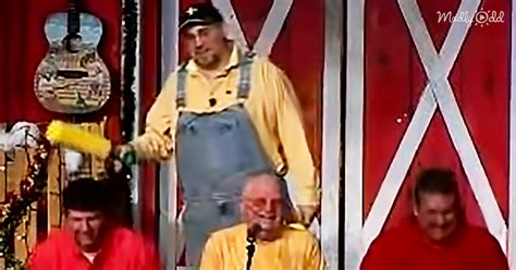 Man with The World’s Funniest Laugh Totally Steals the Show. Even the ...