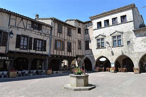 Découvrez Castelnau de Montmiral dans le Tarn