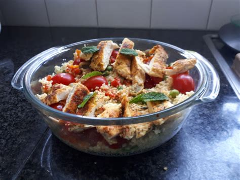 Marokkaanse Couscous Met Kipfilet Erwten Paprika Kerstomaatjes