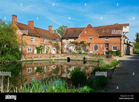 Flatford National Trust Hi Res Stock Photography And Images Alamy