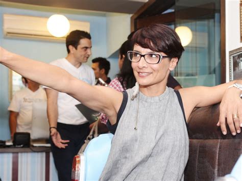 adhuna bhabani men  add moisture   hair  winter