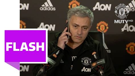 Jose Mourinho Geht An Journalisten Handy Während Pressekonferenz Youtube