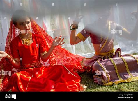 Moscow Russia 13th Of August 2022 Russian Girls Take A Photo In Indian National Costumes In