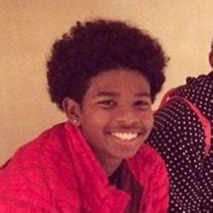 Shedeur Sanders - Bio, Facts, Family | Famous Birthdays