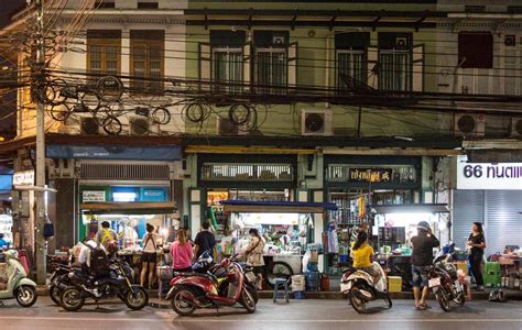 8 Must-Try Bangkok Street Food Dishes – And Where to Eat Them - Discovery