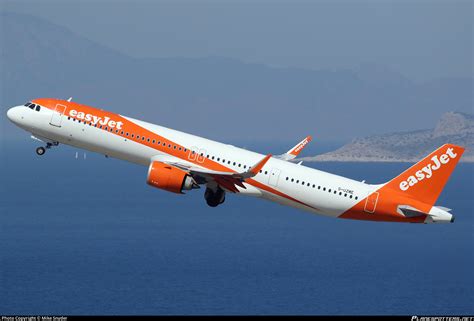 G Uzme Easyjet Airbus A Nx Photo By Mike Snyder Id