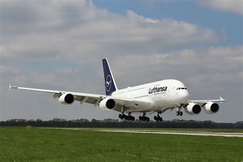 V Praze přistál opět Airbus A380 Lufthansy na výcvikovém letu Airways cz