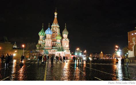 Russia to Reduce Reliance On Microsoft (MSFT) Products: Report - Wall ...