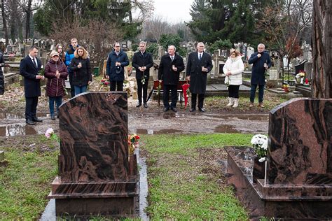 A Csepeli Kett S Gyilkoss G Ldozataira Eml Keztek Csepel Info