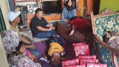 Anggota Dprd Garut F Pdip Bantu Warga Tinggal Di Rutilahu Dan