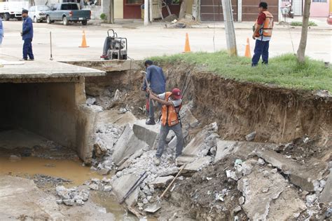 Obras Públicas atiende reporte de daños y desprendimiento de lozas en