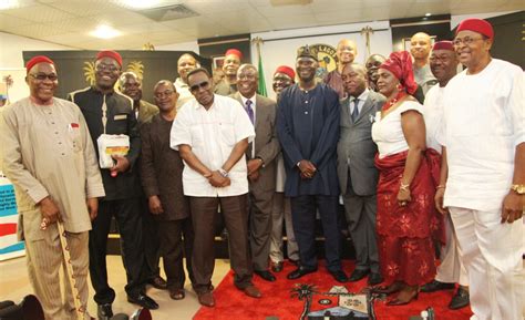 Strategic Index News Pics Gov Fashola Receives Leadership Of Aka