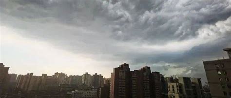 上海冰雹、暴雨、雷电、大风四警高挂！短时强降雨并伴冰雹预警天气浦东