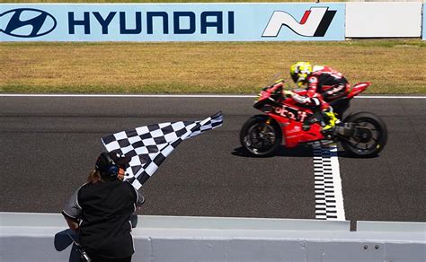 WSBK Ducati S Bautista Wins By 15 Seconds In World SBK Debut At