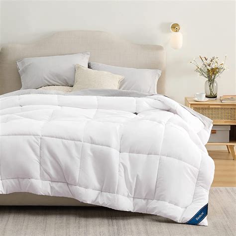 Bedsure All Season Down Alternative Queen Bedding Comforter