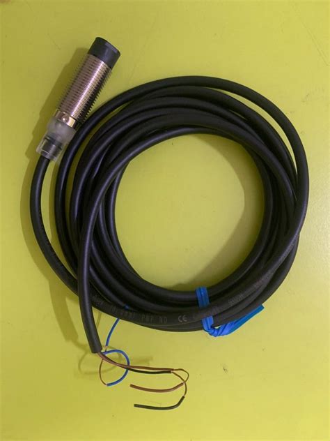 Omron Proximity Switch E B M Kn Wp B M At Rs Proximity