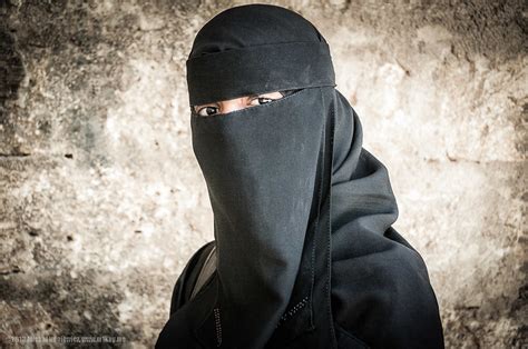 Suiza Prohibirá A Las Mujeres Musulmanas Usar Burkas En Lugares