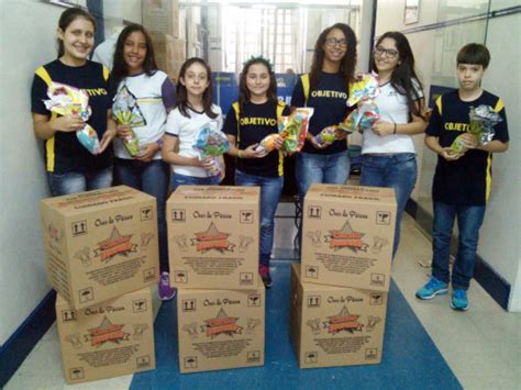 Páscoa Solidária OBJETIVO arrecada cerca de 500 ovos de chocolate