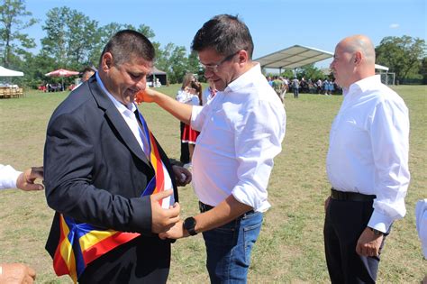 Costel Alexe Si Mihai Tibucanu La Ziua Comunei Foto Stiri Iasi