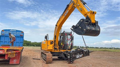 JCB JS140 Excavator Loading Unloading From Truck In Tirunelveli