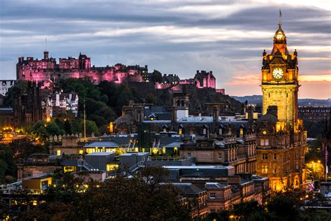 Get Edinburgh Festival Accommodation | Travel Moments In Time