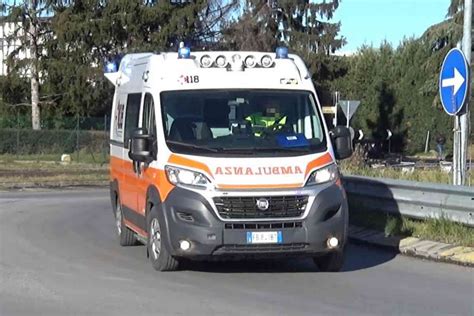 Nuovo Incidente Sul Lavoro A Distanza Di Poche Ore Cade Nel Vuoto Da