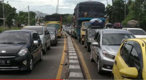 Antrean Pelabuhan Merak Mengular Asdp Pasti Kita Angkut Semua