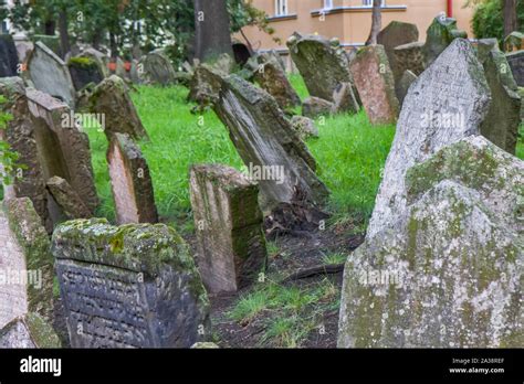 Old Jewish Cemetery, Prague Stock Photo - Alamy