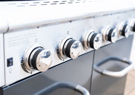 How to Make Gas Grill Hotter- an Easy Guide - University Grill