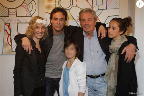 Exclusif Anthony Delon Avec Son P Re Alain Et Ses Filles Liv Et Loup