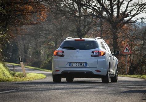 Nuova Renault Mégane SporTour 1 5 dCi la prova su strada Patentati