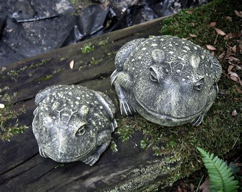 Toad Garden Statue Cute Frog Concrete Figure Painted Cement Garden