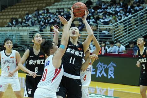 Hbl》狂抓32籃板！淡商蕭豫玟統治禁區 一人搶贏普門全隊｜東森新聞：新聞在哪 東森就在哪裡