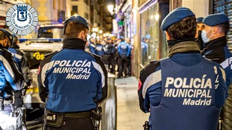 Los Nuevos Uniformes De Policía Municipal De Madrid De Menor Tallaje