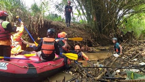 Terseret Aliran Kali Angke Tangsel Bocah Perempuan Tewas Ditemukan 5