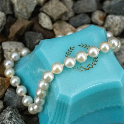 Lovely Akoya Pearl Bracelet 18k Yellow Gold Clasp