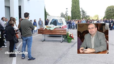 Carmelo Adagio I Funerali A Bologna In Lutto Il Mondo Della Scuola