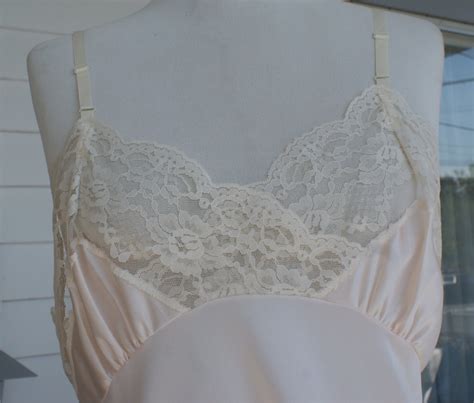 VINTAGE LINGERIE LACE SLIP NYLON PINK LACE LUXURIOUS NWTS PINEHURST LINGERIE EBay