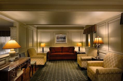 Royal Scot Hotel & Suites Victoria, British Columbia, CA - Reservations.com