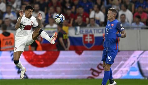 Hasil Kualifikasi EURO 2024 Portugal Susah Payah Gasak Slovakia Foto