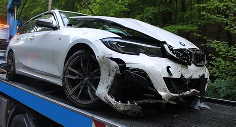 Nachrichten L Bbecke Autofahrer Prallt In Leitplanke Hallo L Bbecke