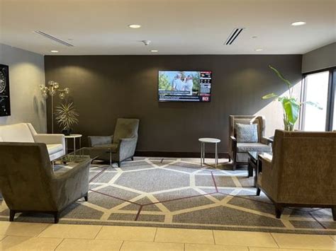 SHERATON VANCOUVER AIRPORT HOTEL - Updated January 2025 - 78 Photos ...