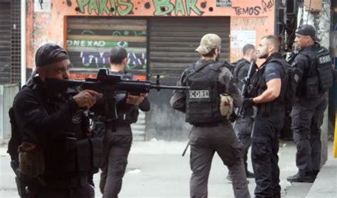 Al Menos Diez Muertos En Una Operación Antinarcóticos En Una Favela De Río De Janeiro