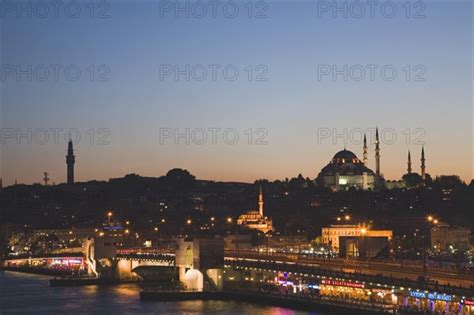 Istanbul Turkey Sultanahmet The Golden Horn The New Mosque Or Yeni